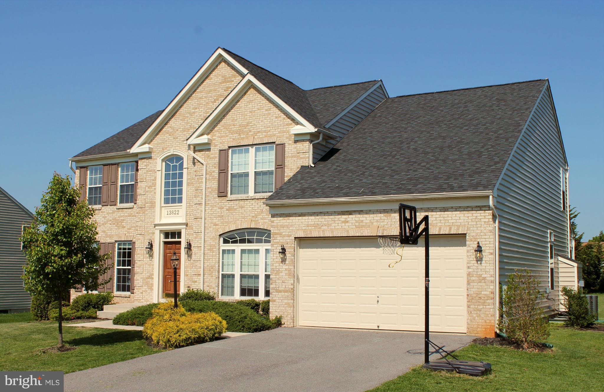 PARADISE MANOR - Residential Lease