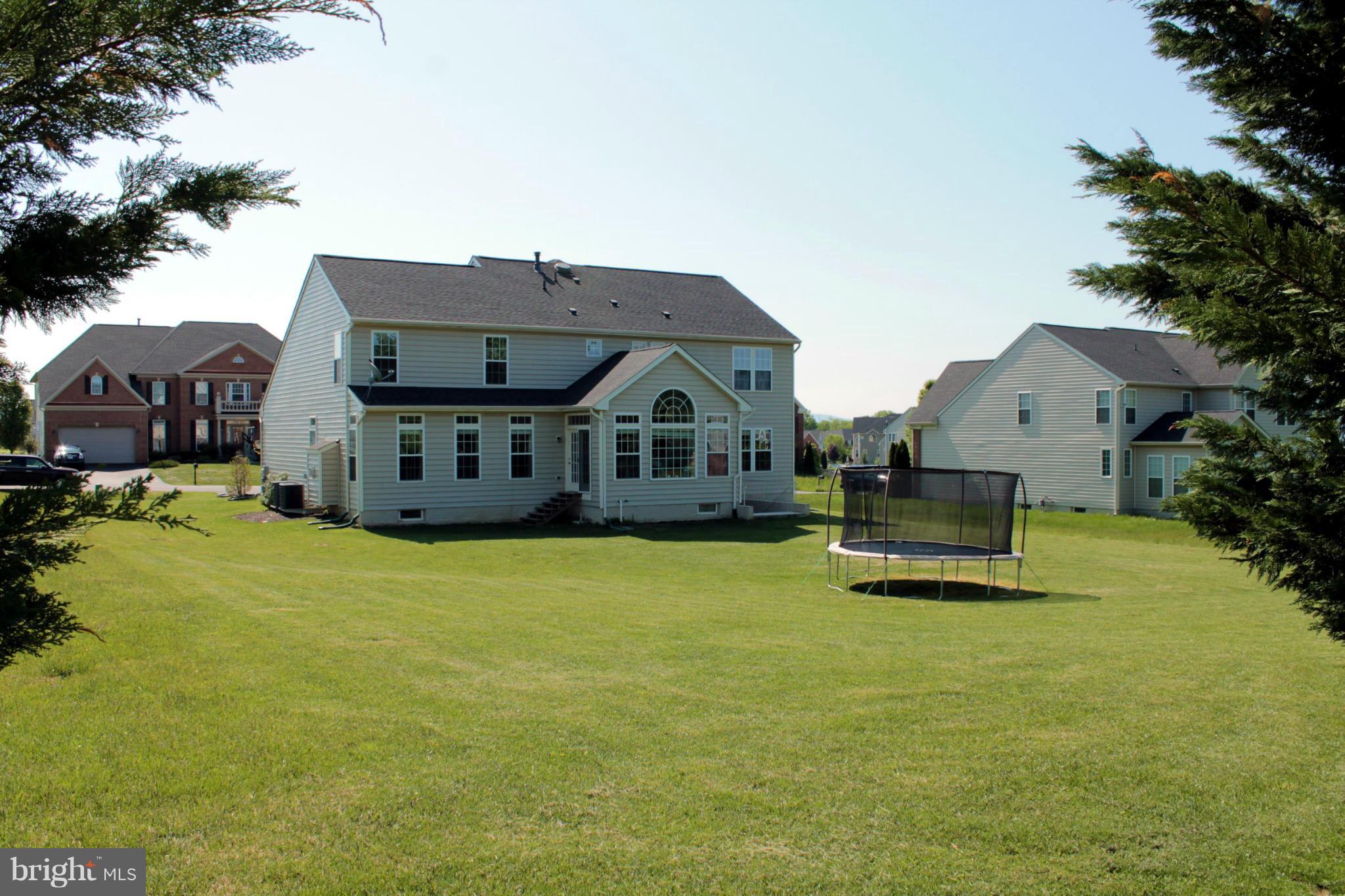 PARADISE MANOR - Residential Lease