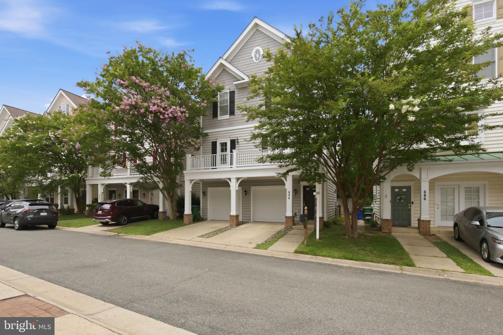 684 HEATHWALK MEWS