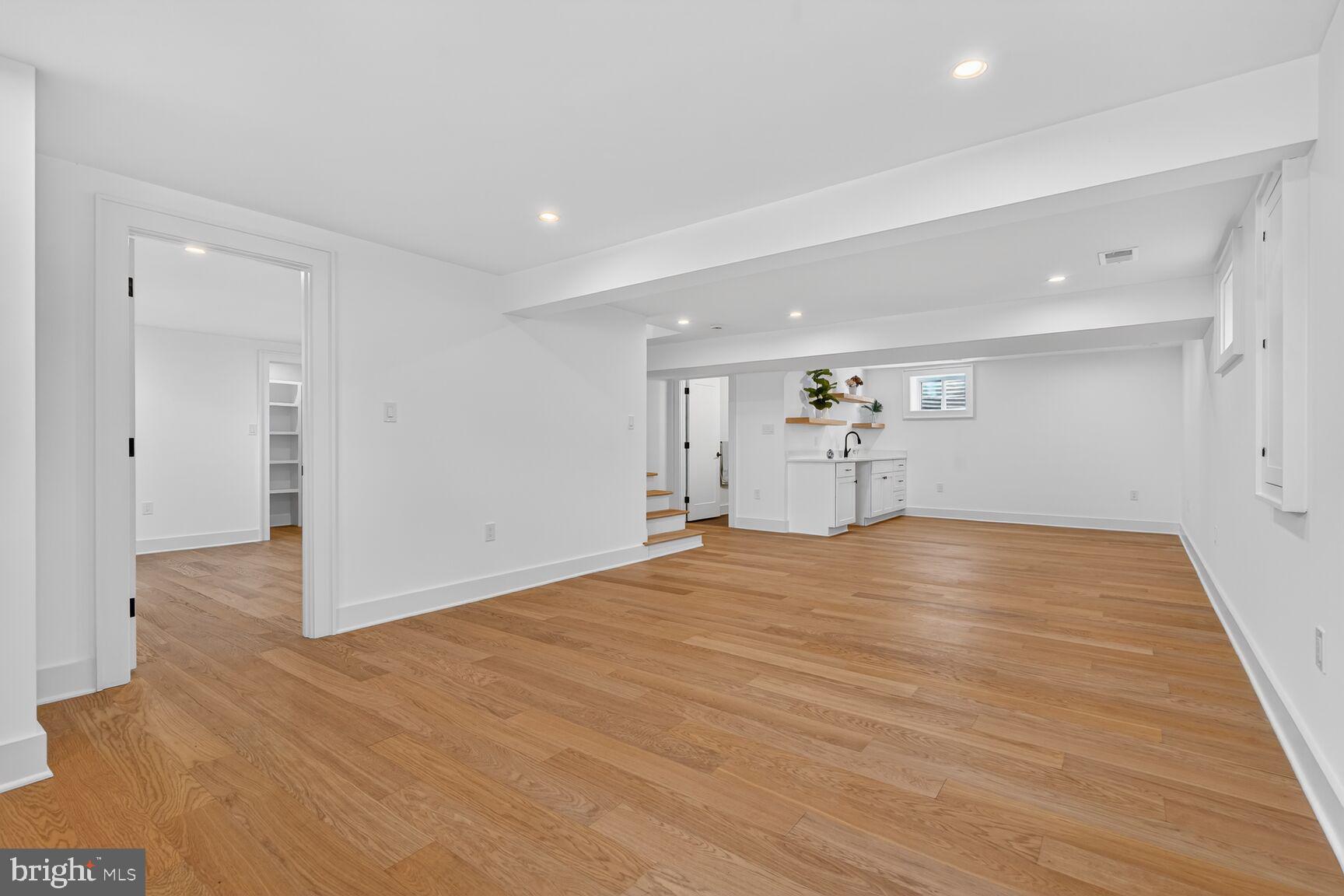 HILLANDALE FOREST - Residential