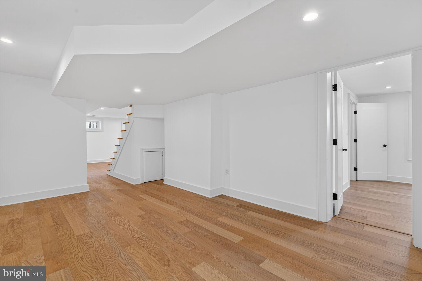 HILLANDALE FOREST - Residential