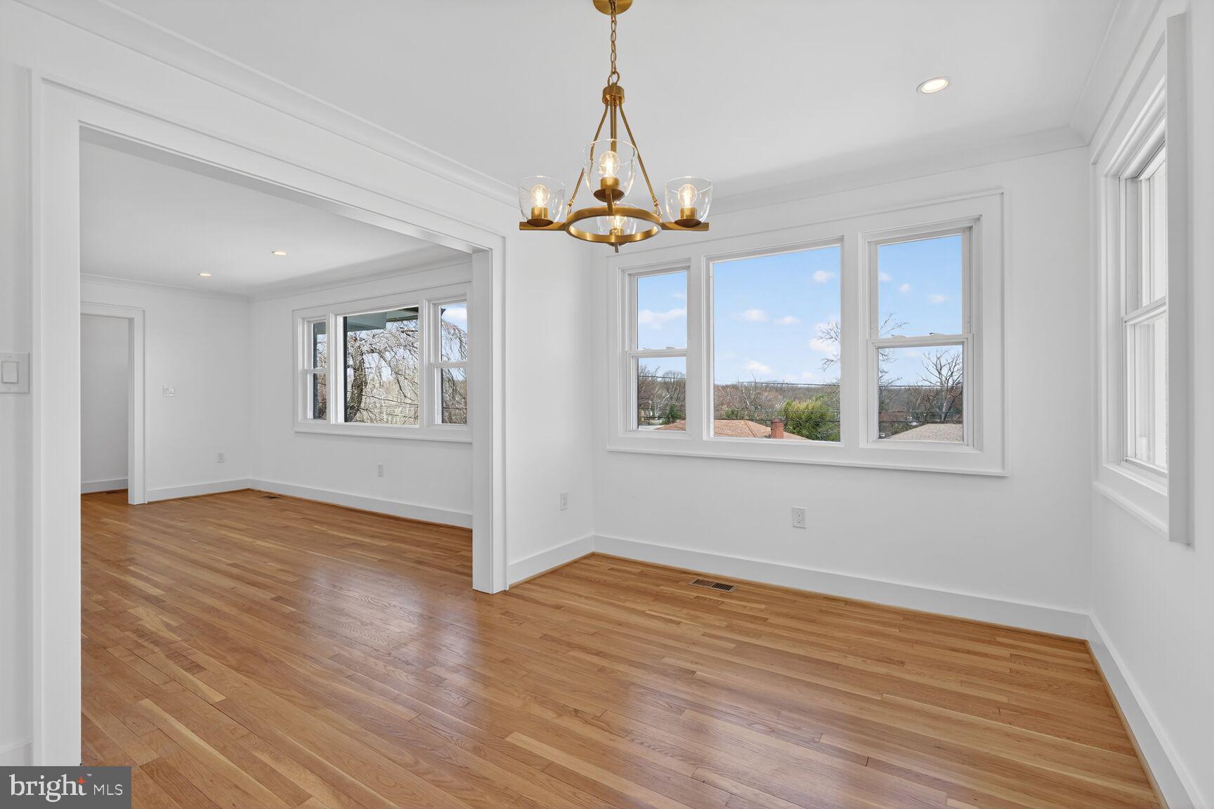 HILLANDALE FOREST - Residential