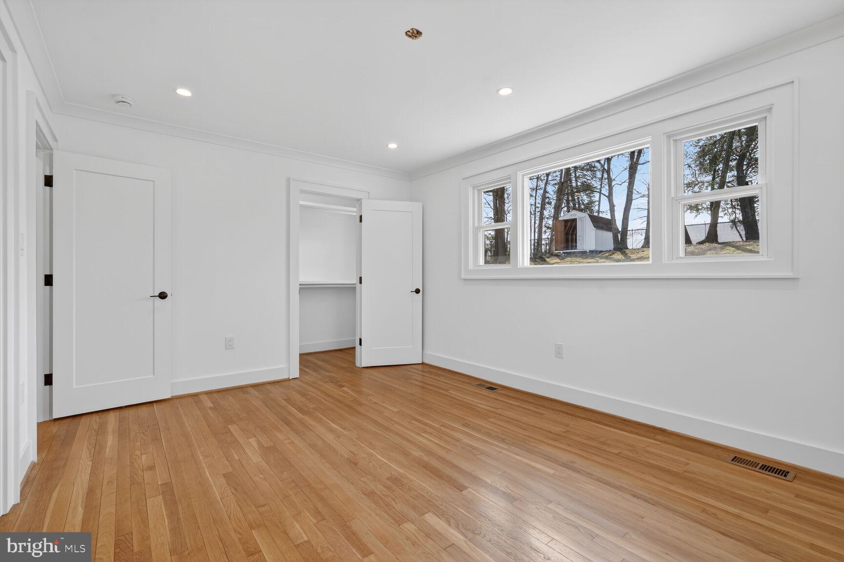 HILLANDALE FOREST - Residential