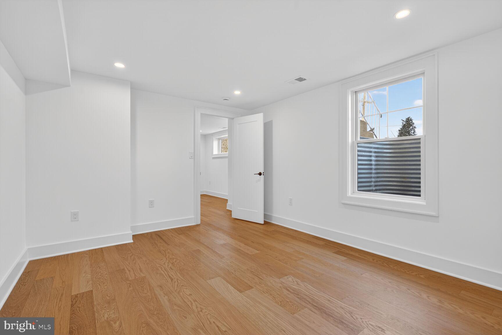 HILLANDALE FOREST - Residential
