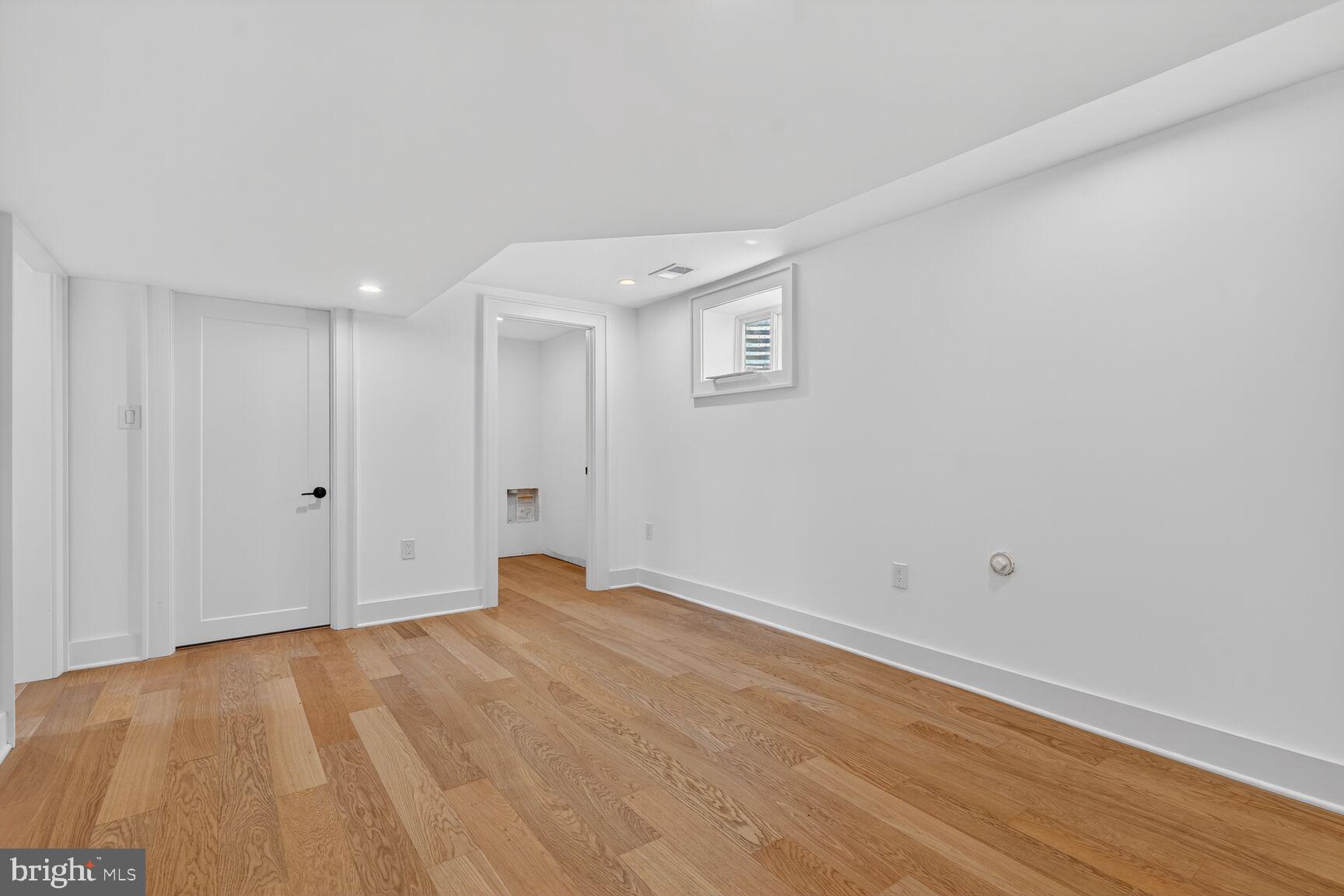 HILLANDALE FOREST - Residential