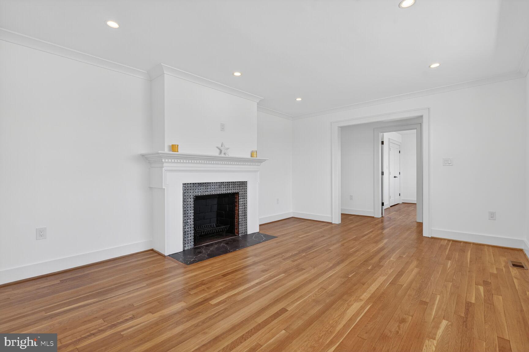 HILLANDALE FOREST - Residential