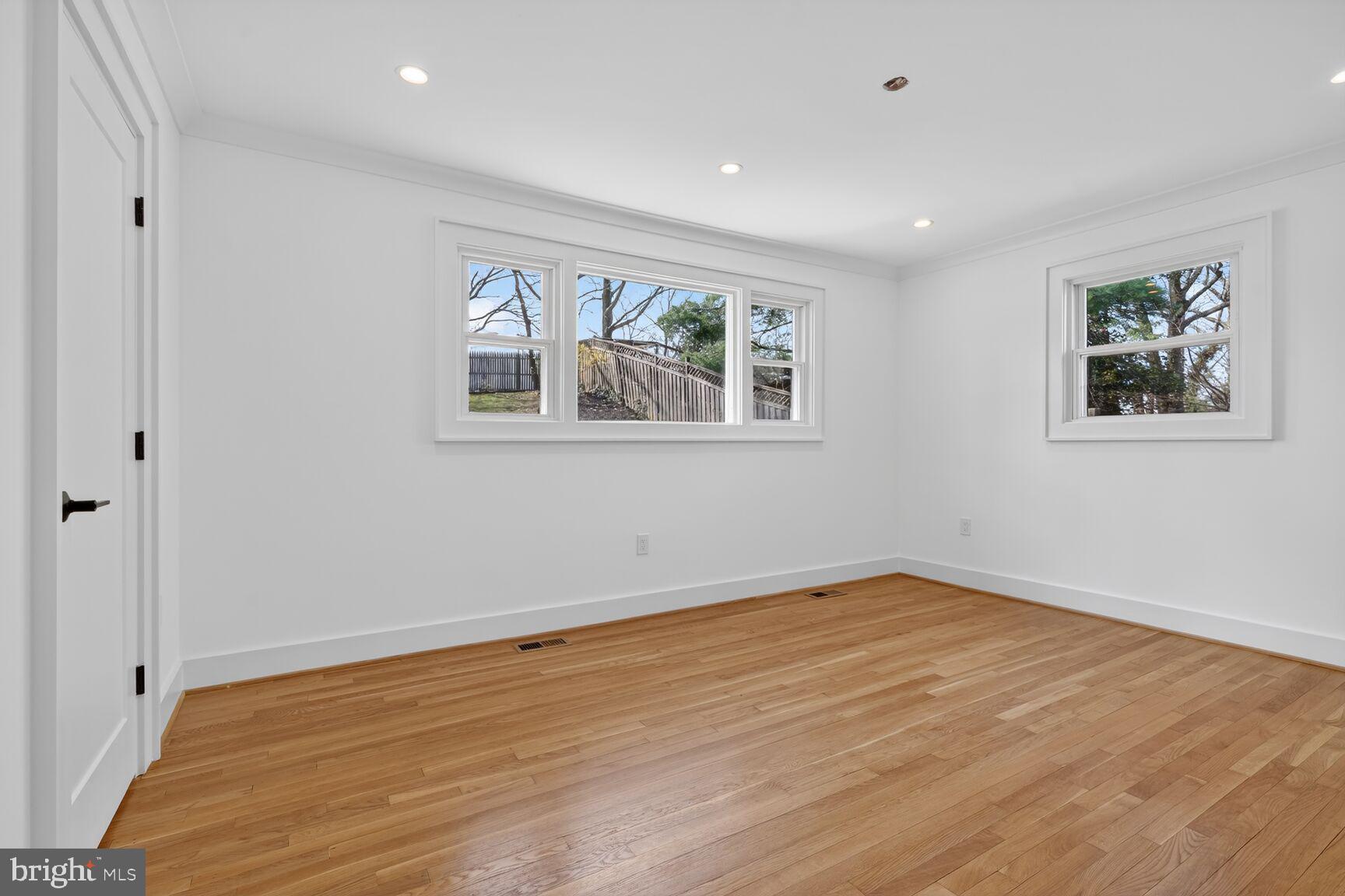 HILLANDALE FOREST - Residential