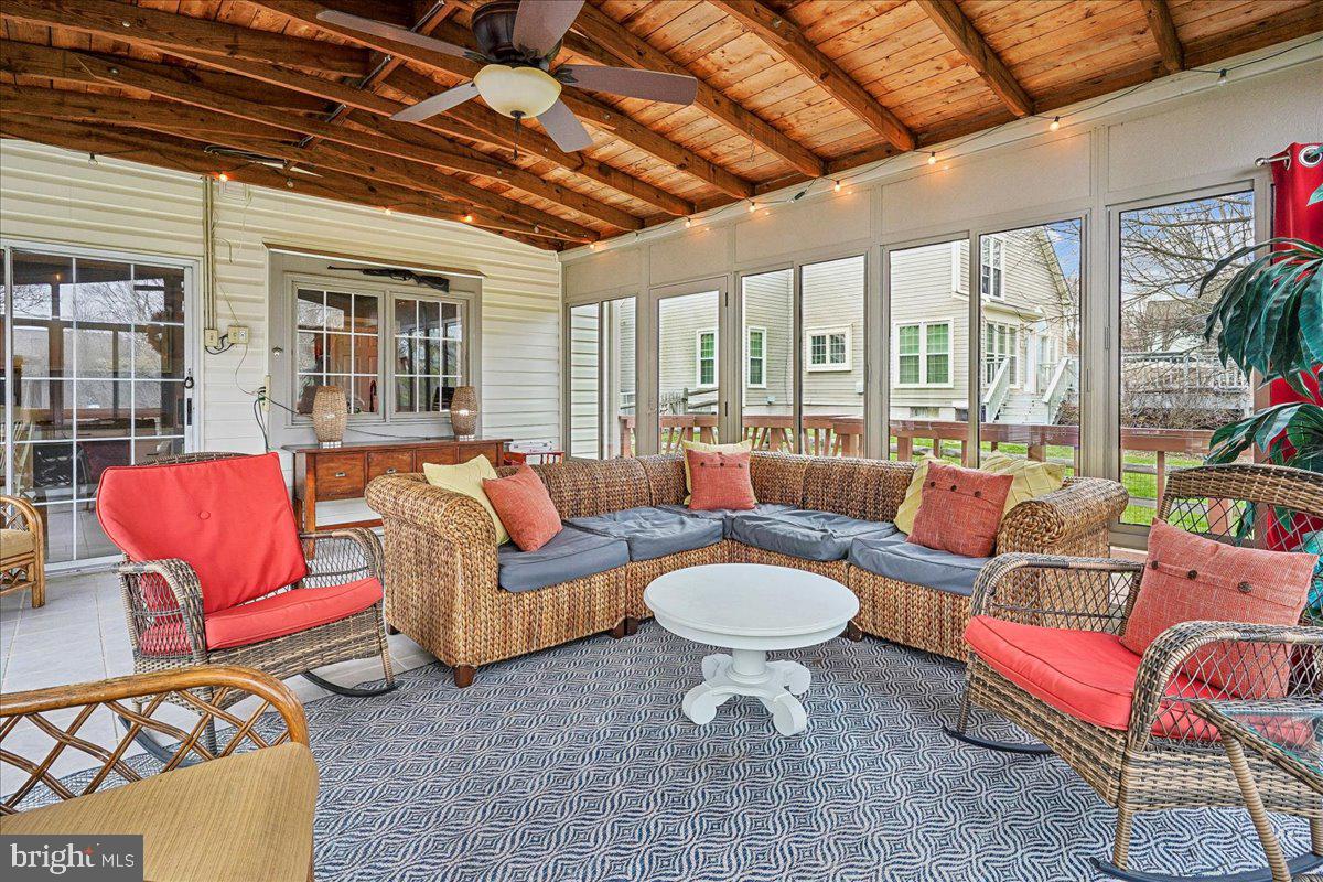 CROSSPOINTE - Residential