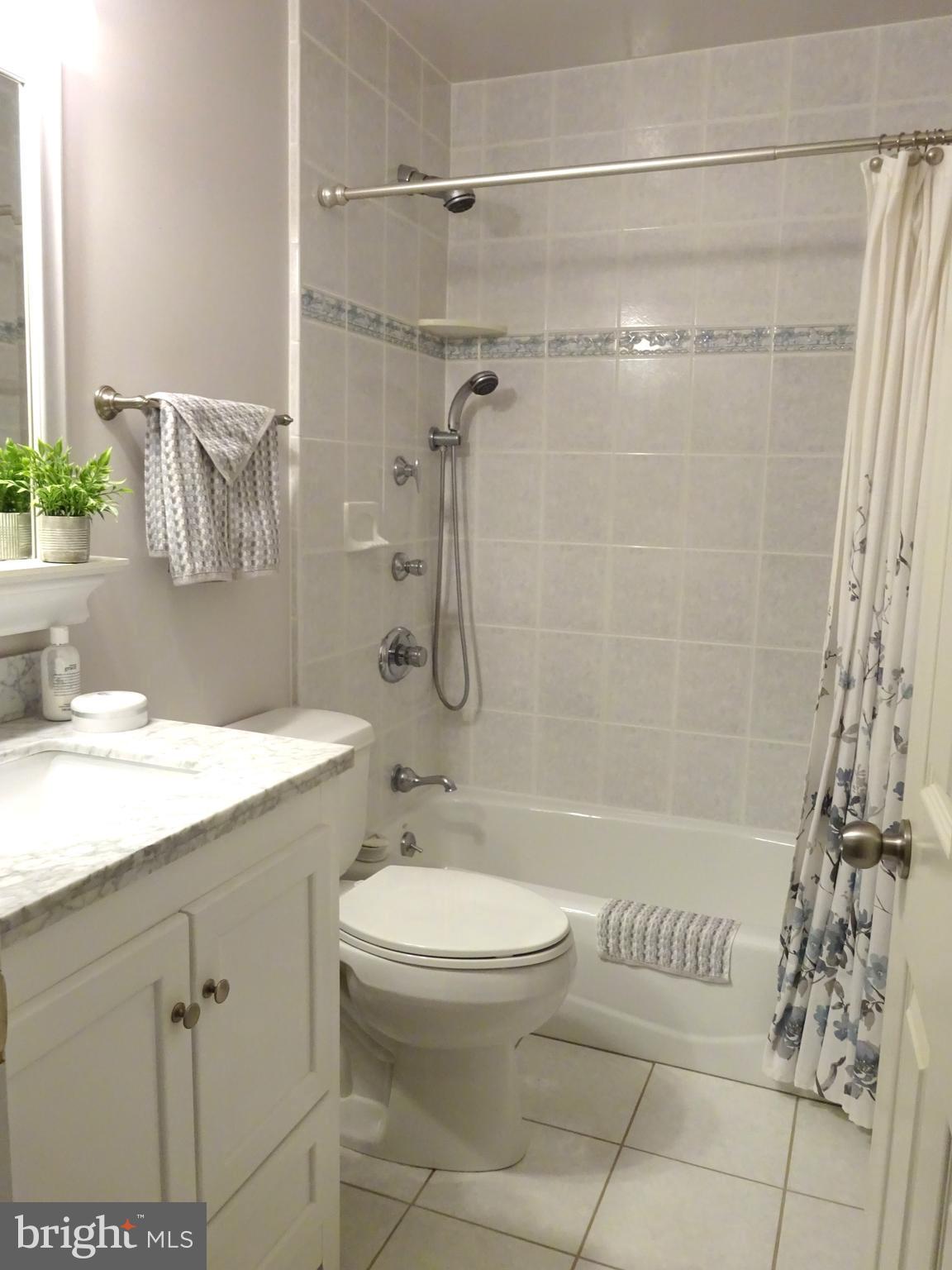 SIGNAL HILL - Residential