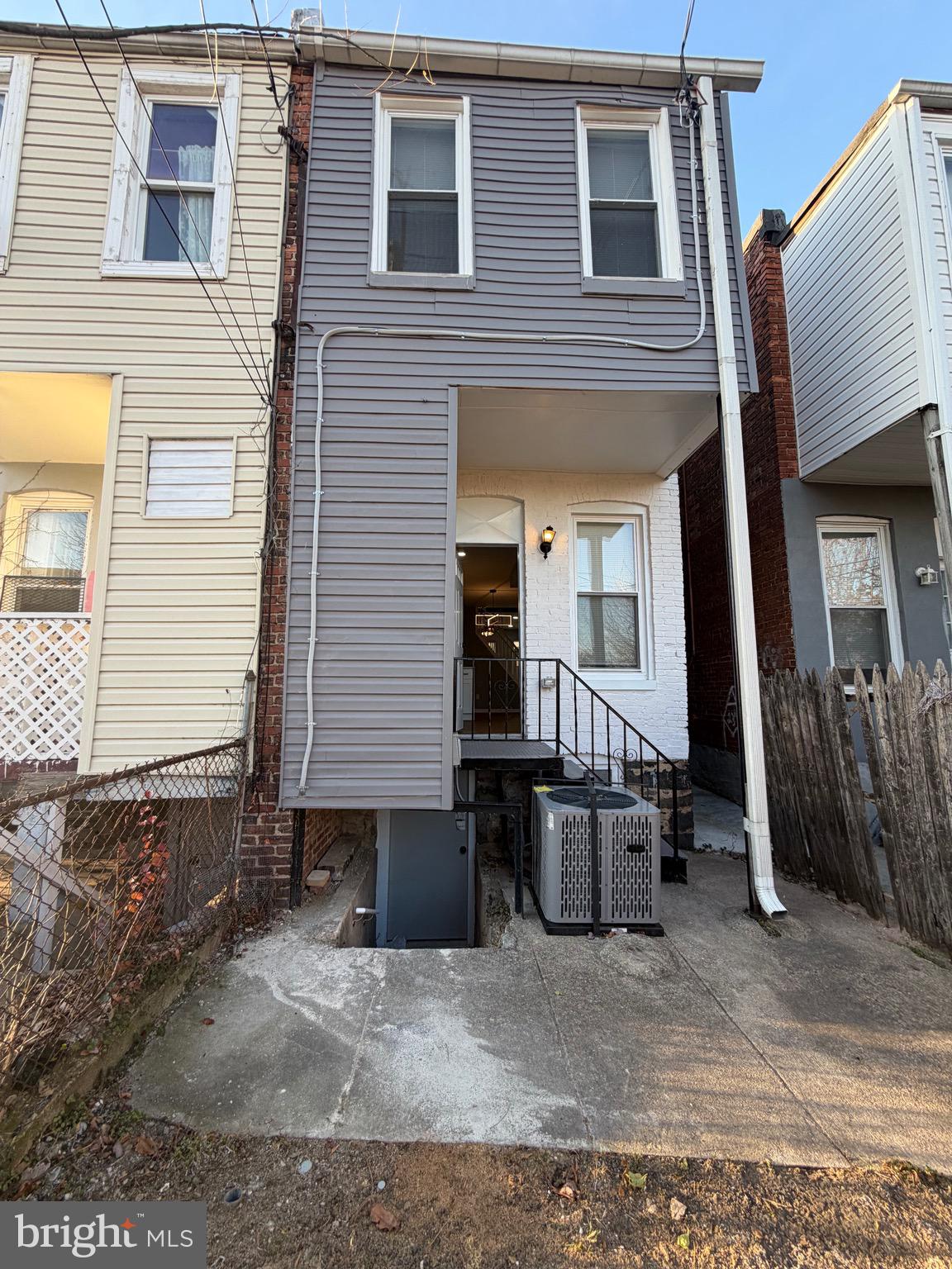 EAST BALTIMORE MIDWAY - Residential