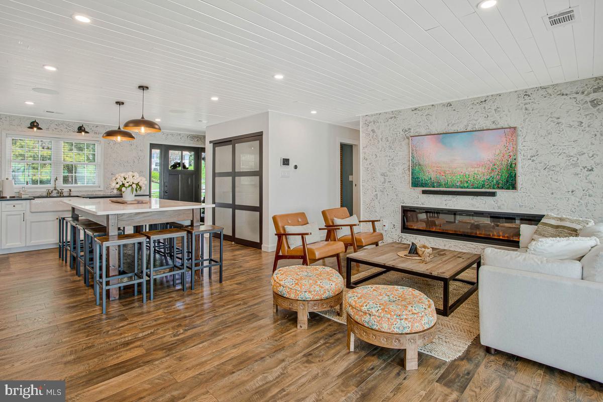 DRUM POINT - Residential