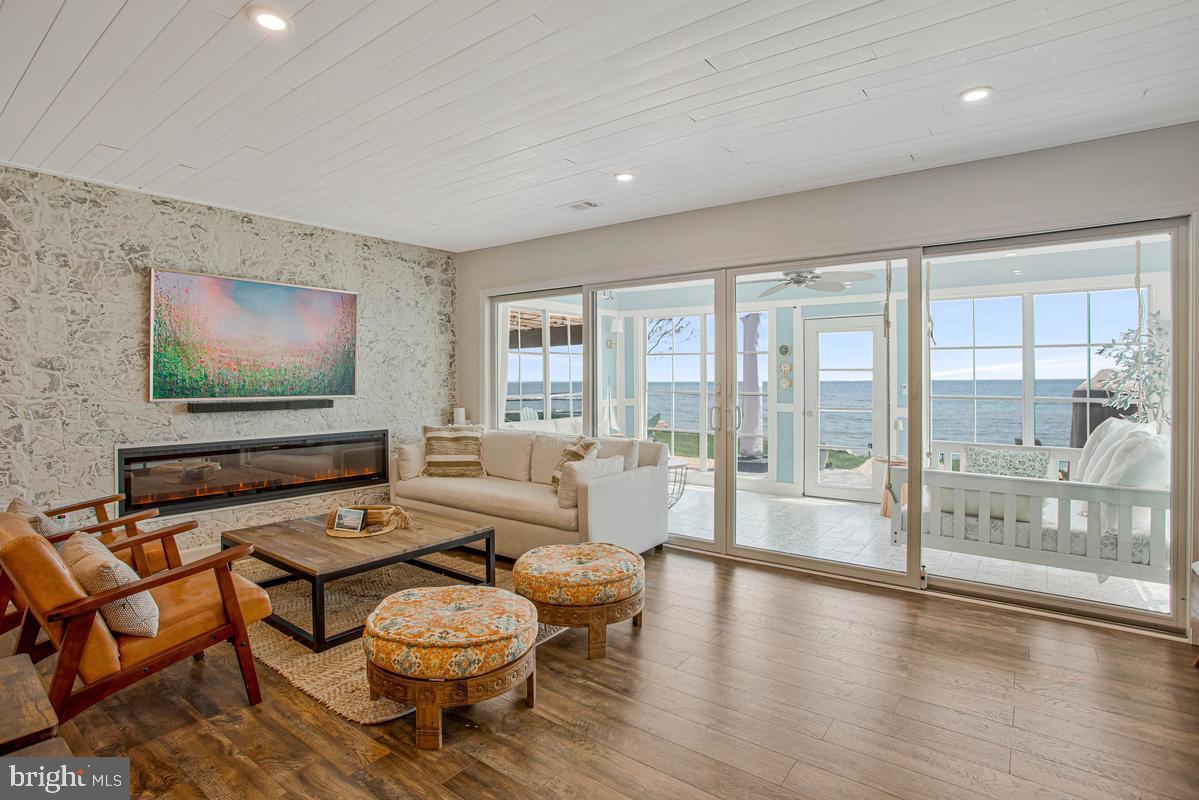 DRUM POINT - Residential