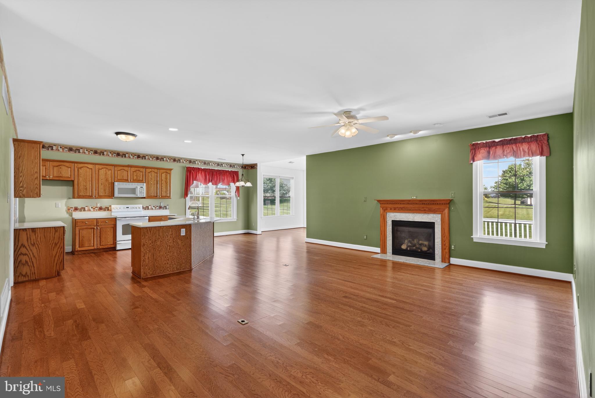 307 SAWGRASS COURT