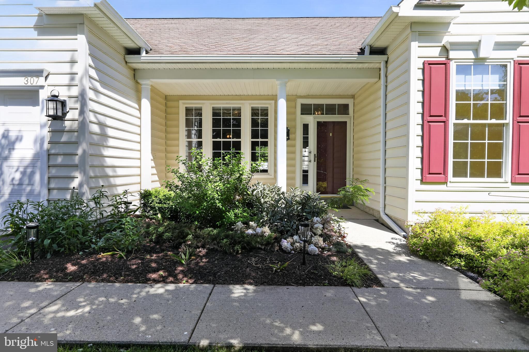 307 SAWGRASS COURT