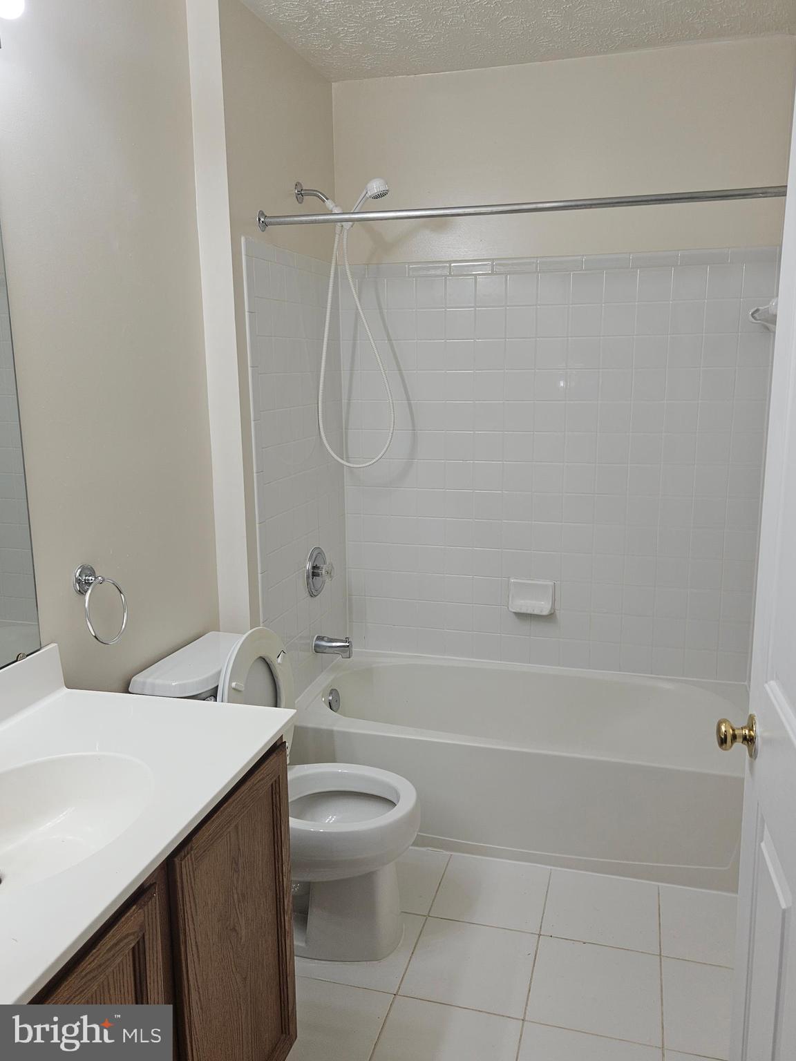 SEVEN OAKS - Residential Lease