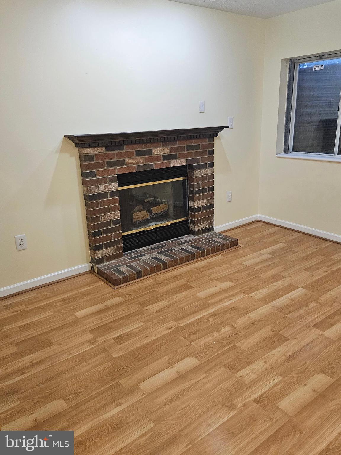 SEVEN OAKS - Residential Lease