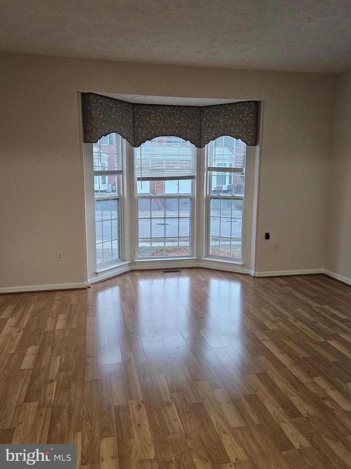 SEVEN OAKS - Residential Lease