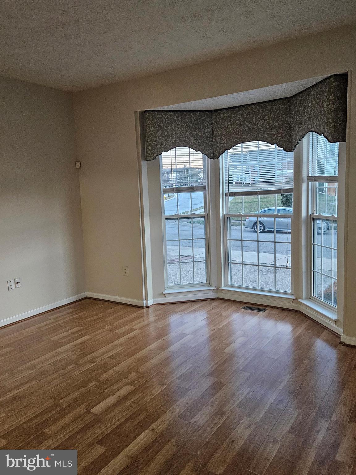 SEVEN OAKS - Residential Lease