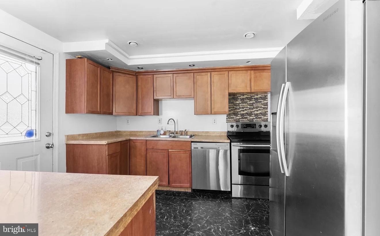 MAPLEWOOD - Residential