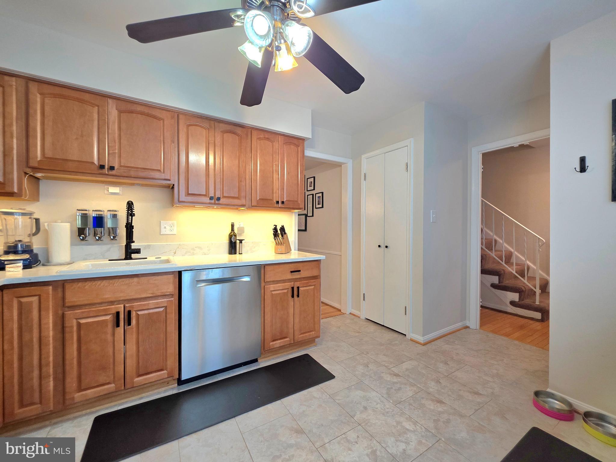 2805 BALLIETT COURT