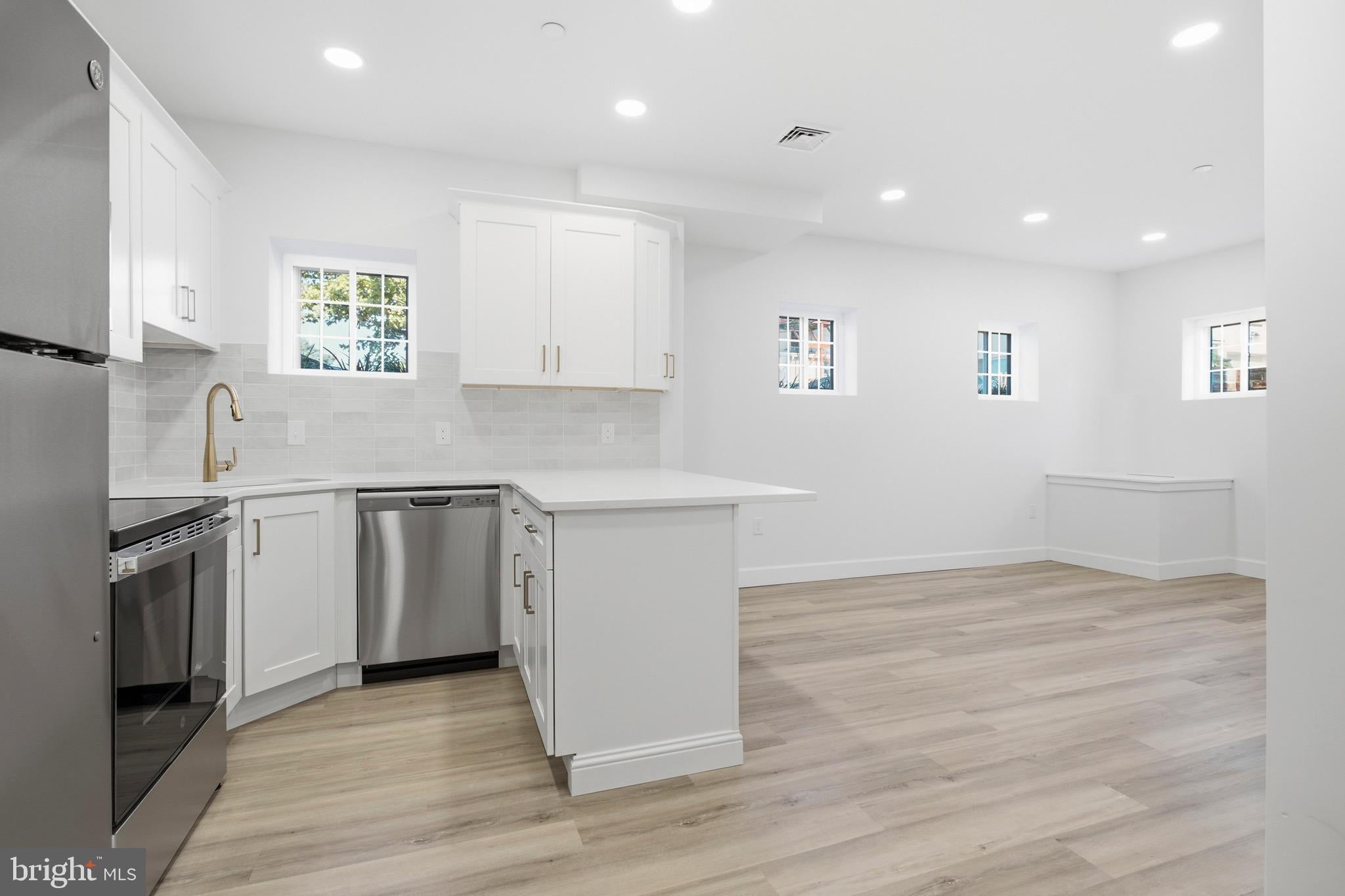21 W FRONT STREET 1A