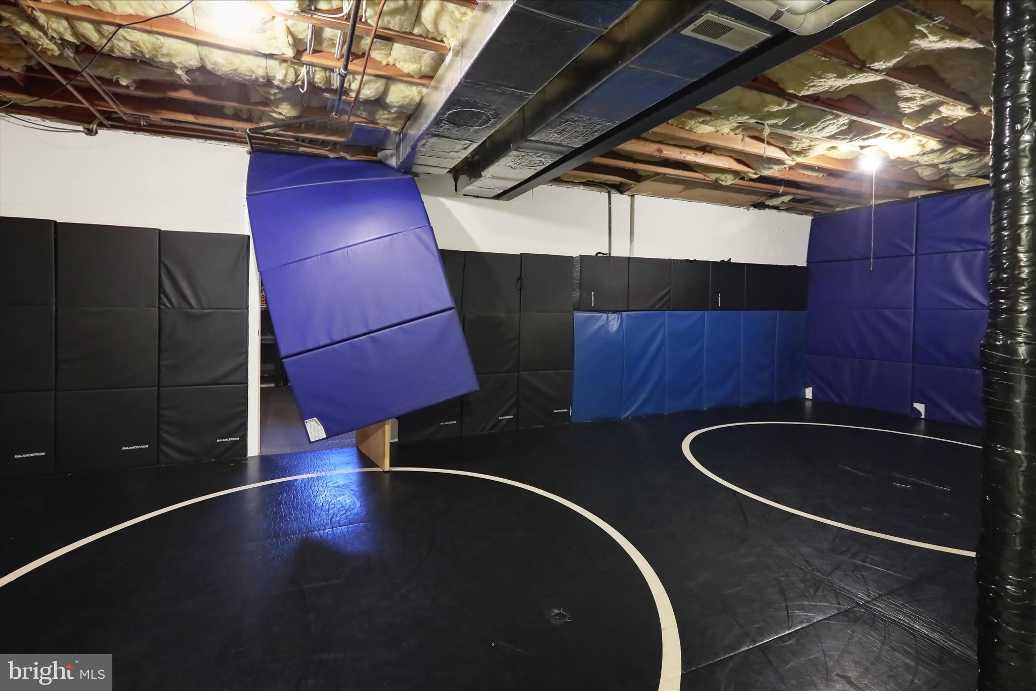 BIRDLAND - Residential