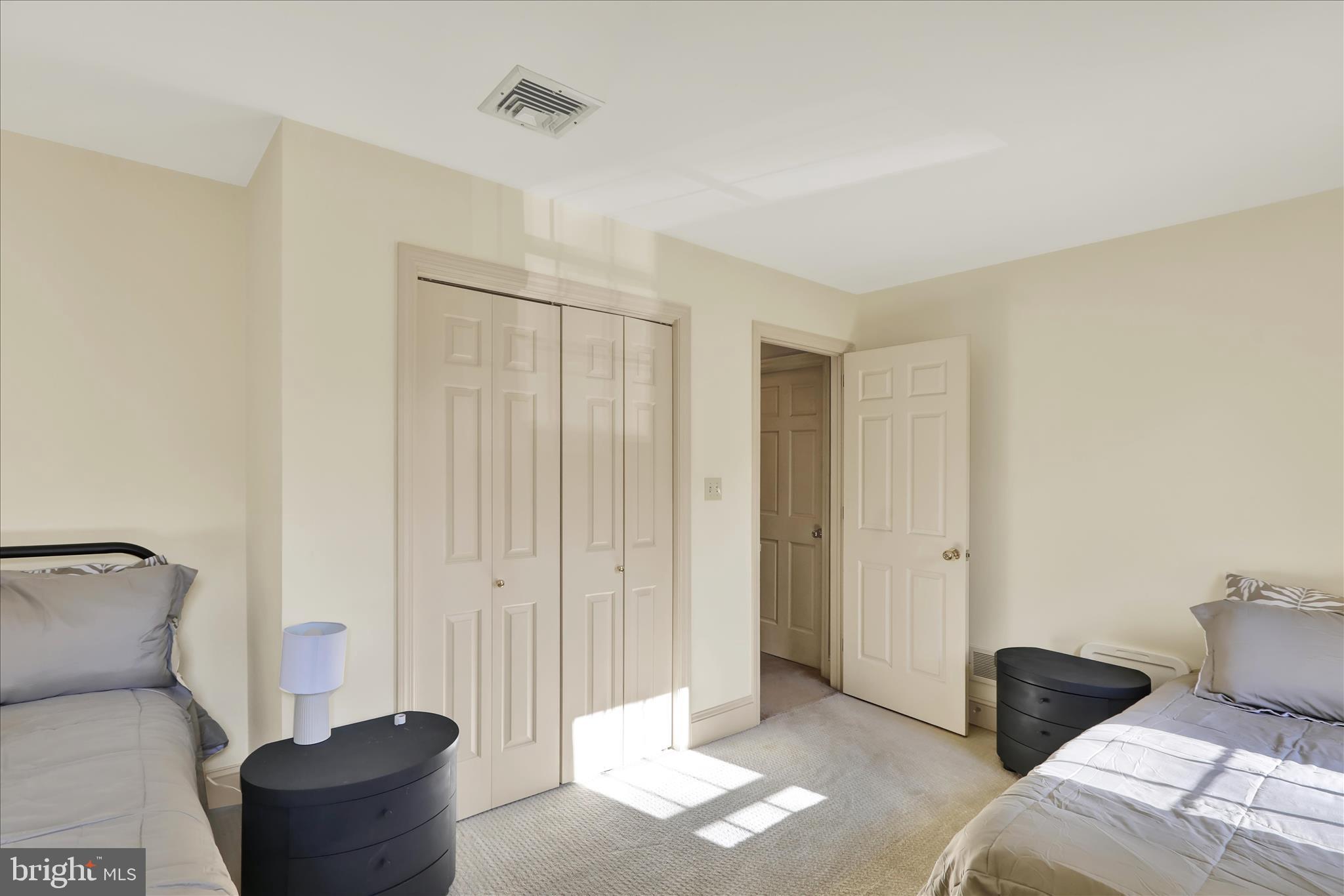 BIRDLAND - Residential