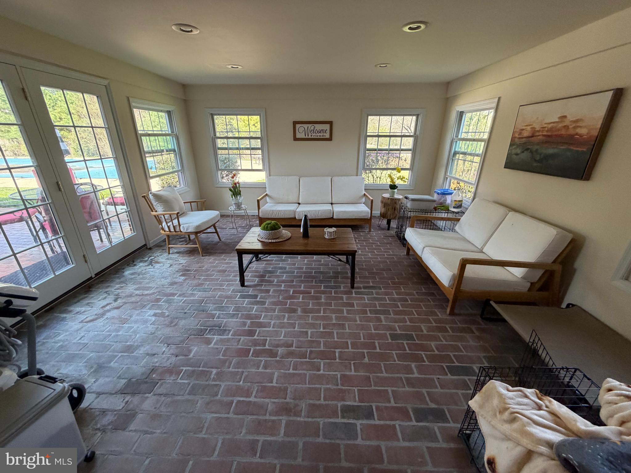 BIRDLAND - Residential