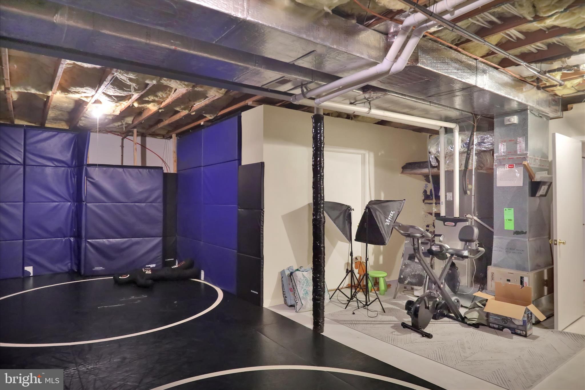 BIRDLAND - Residential