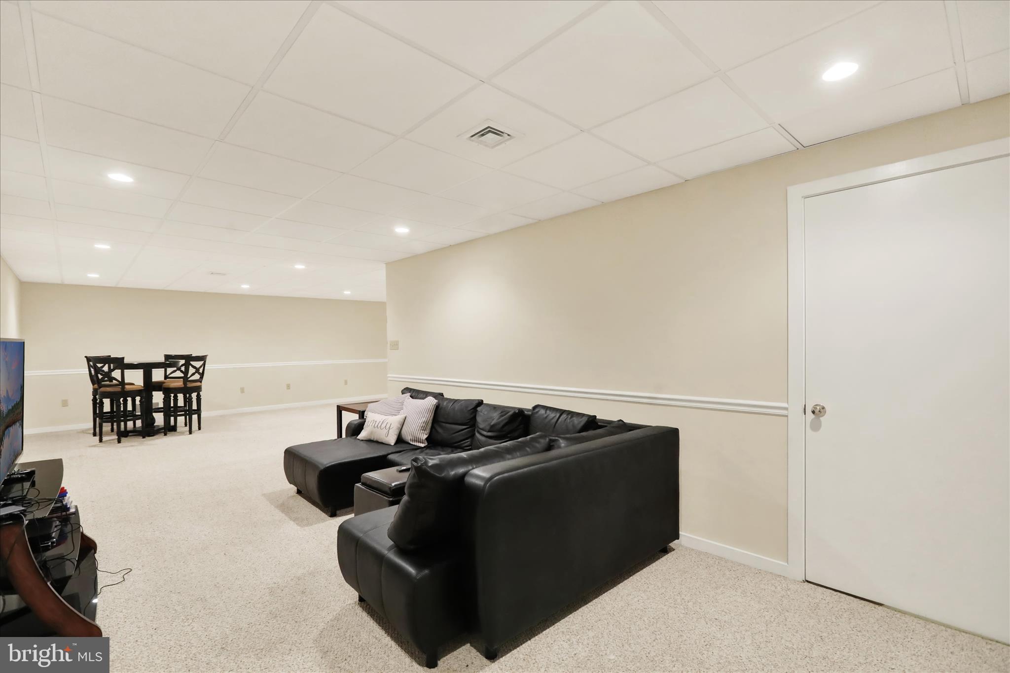 BIRDLAND - Residential