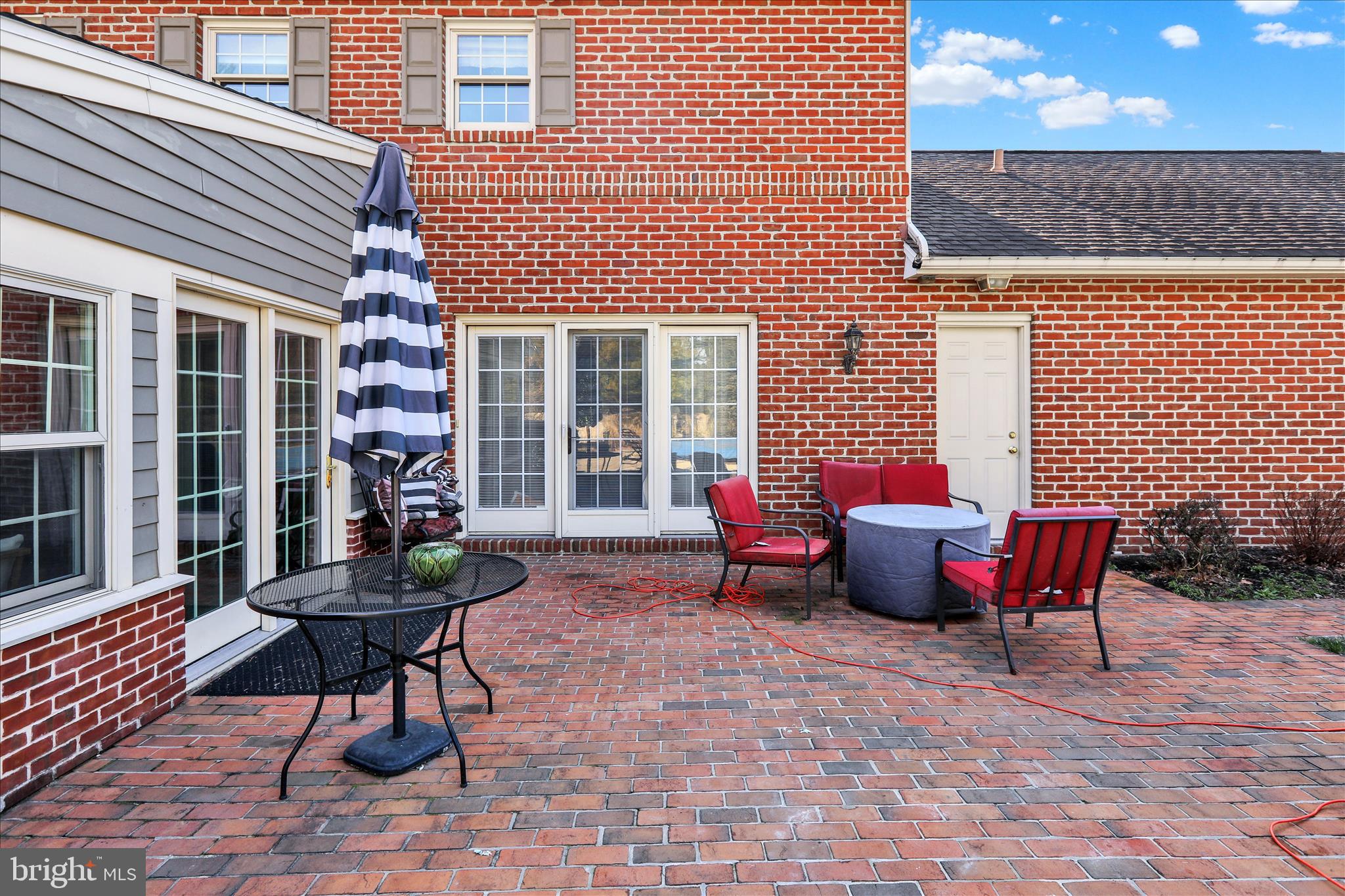 BIRDLAND - Residential