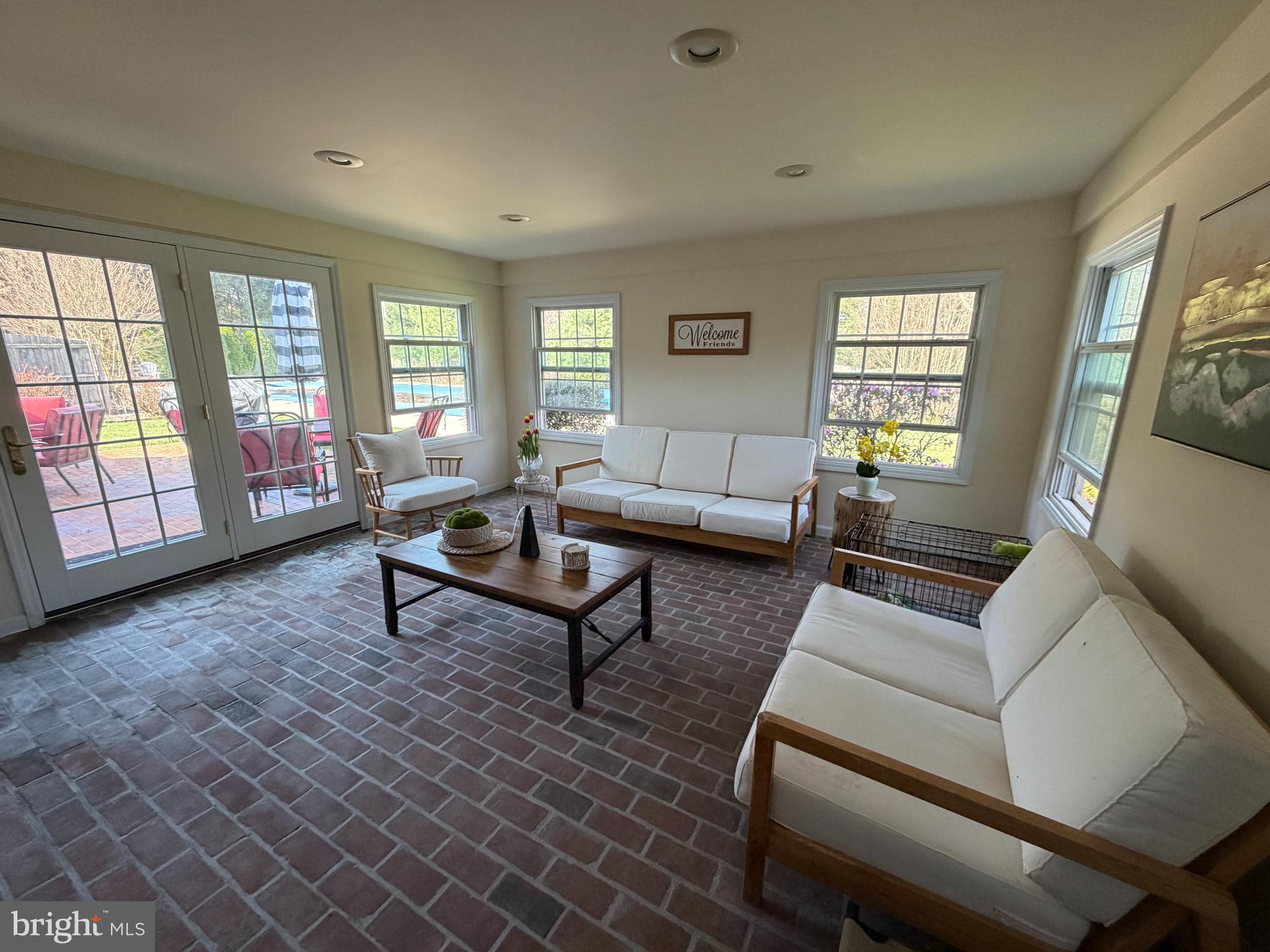 BIRDLAND - Residential