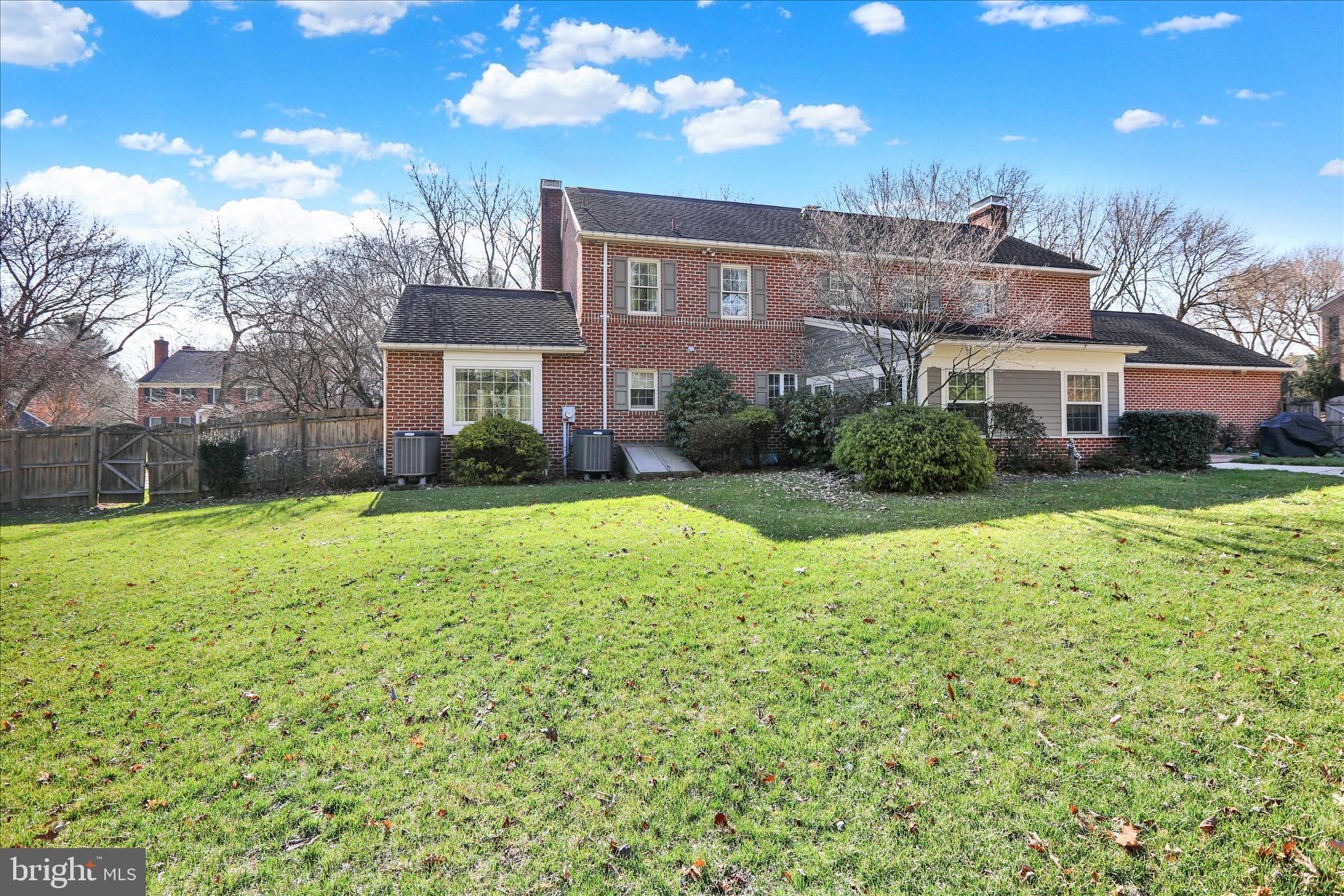 BIRDLAND - Residential