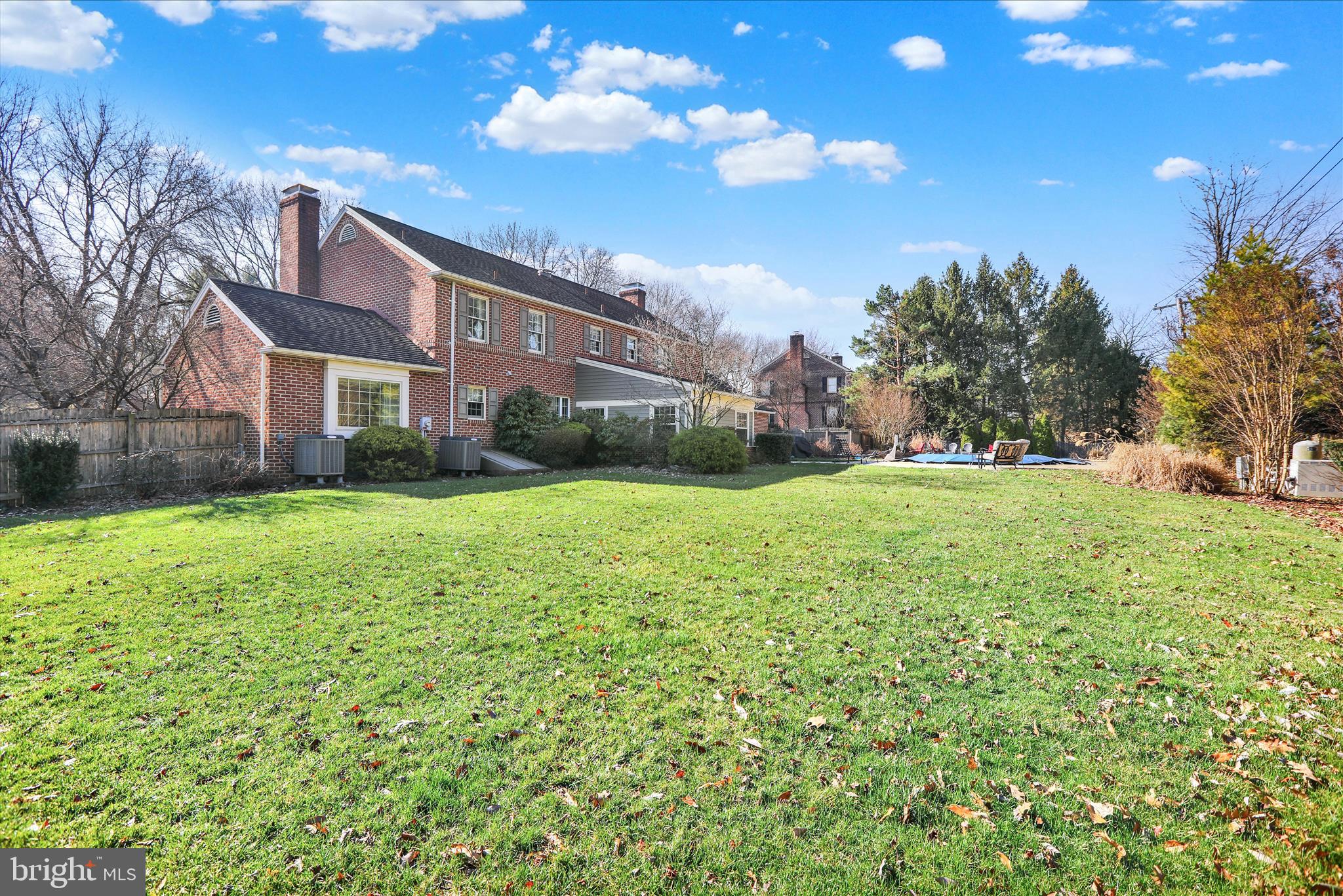 BIRDLAND - Residential