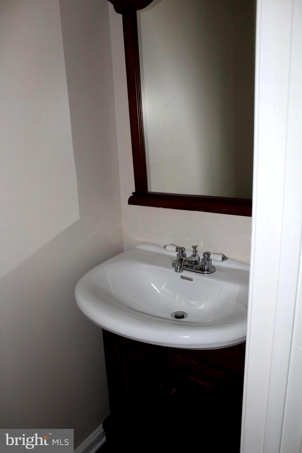 ROBIN MEADOWS - Residential