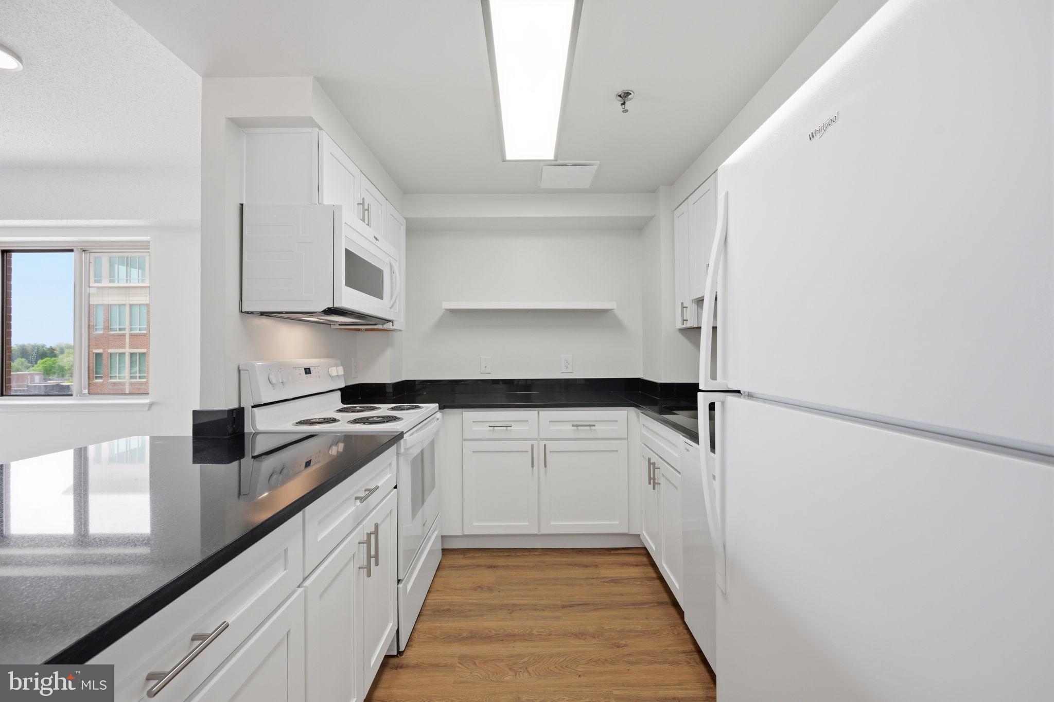 24 COURTHOUSE SQUARE 603