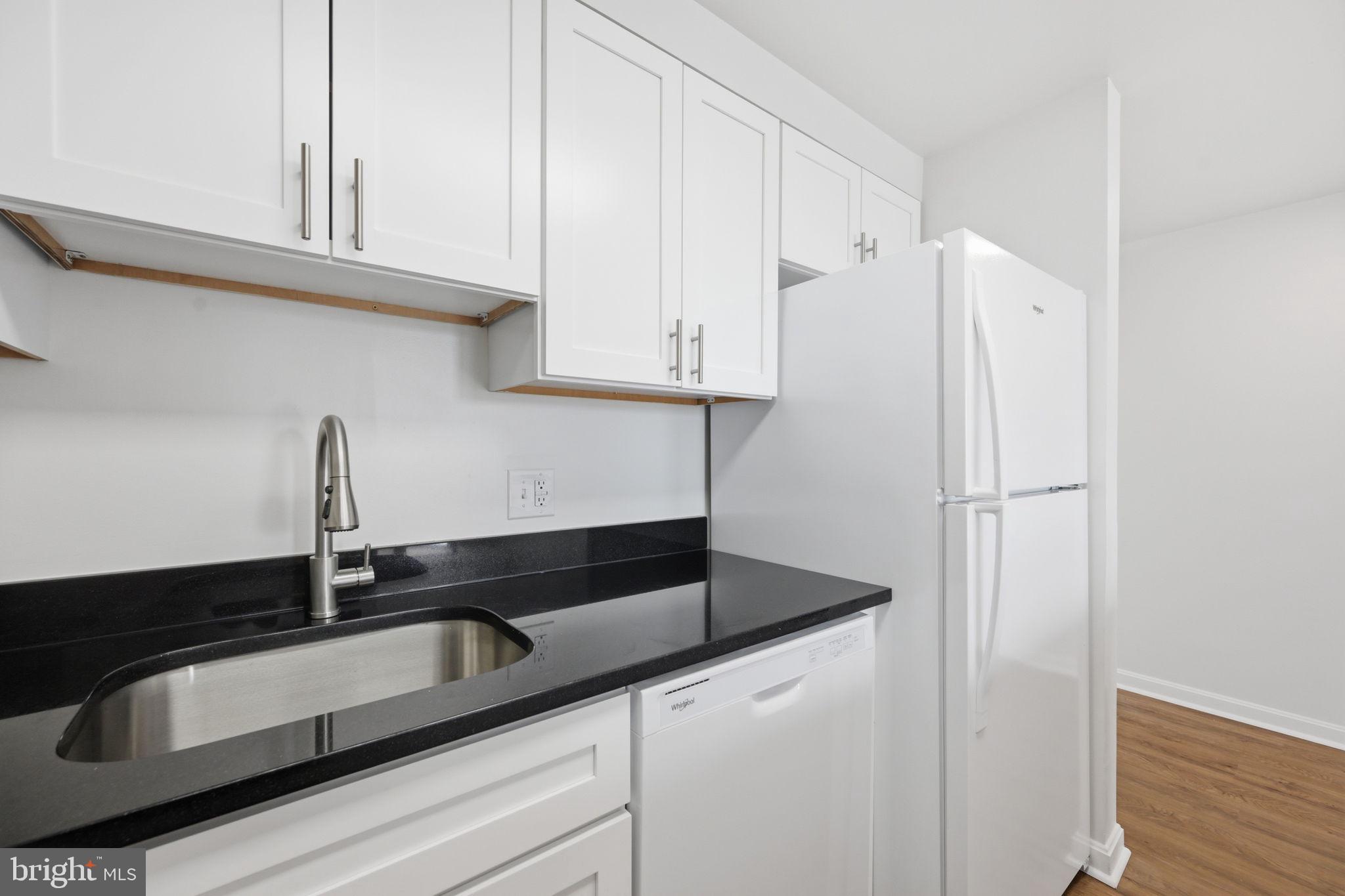 24 COURTHOUSE SQUARE 603