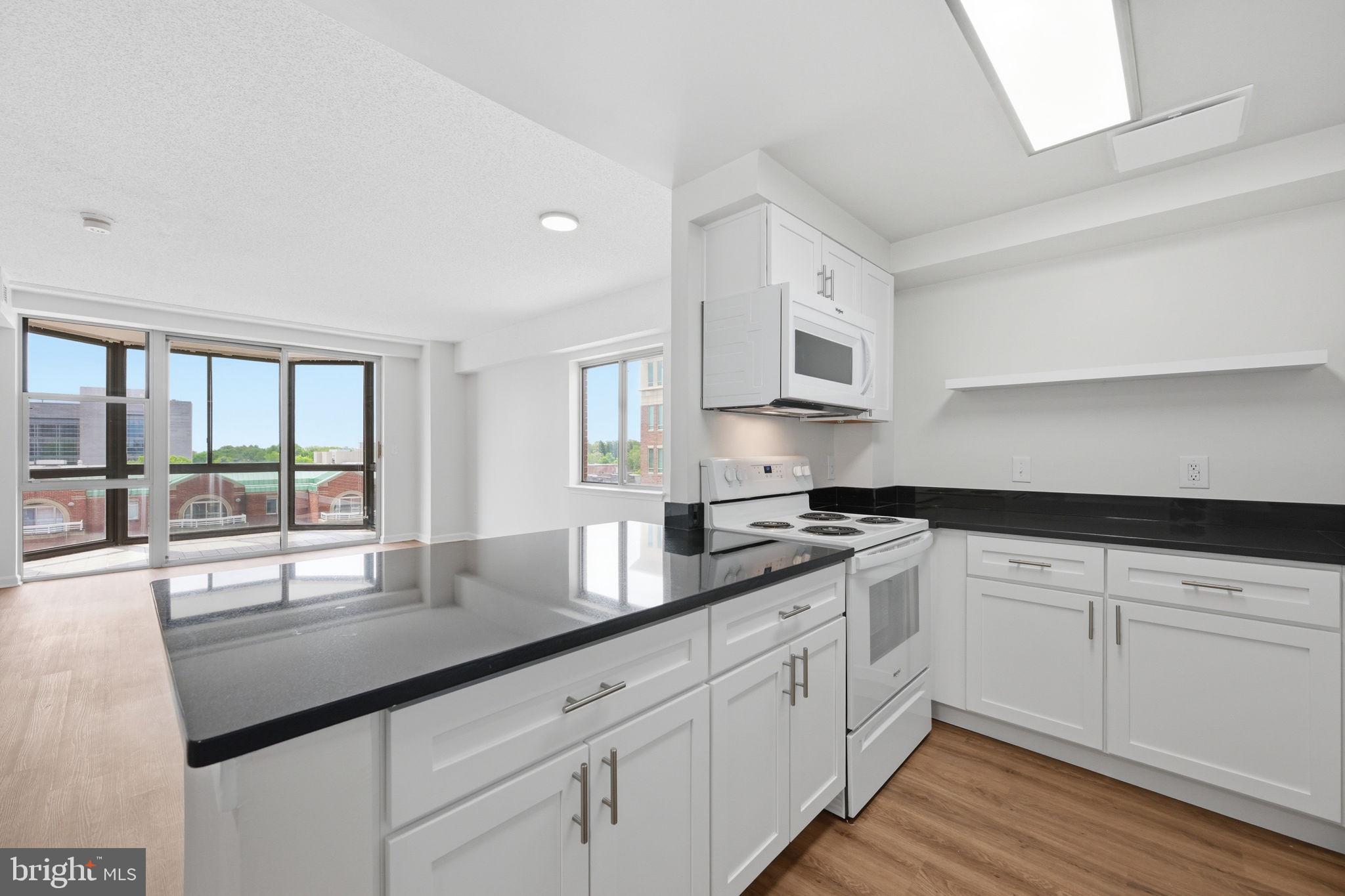 24 COURTHOUSE SQUARE 603