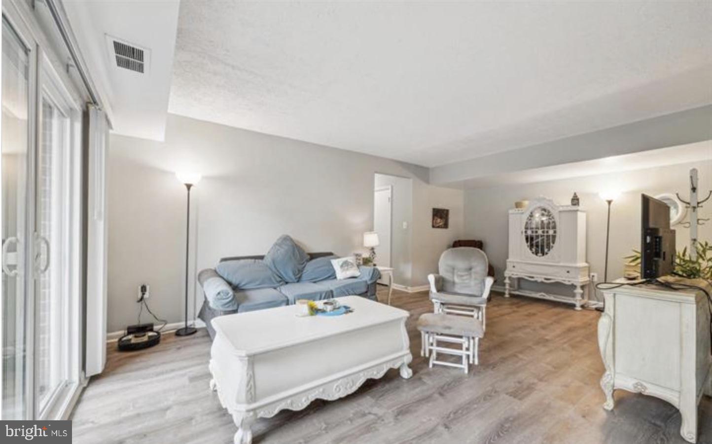 MARLOW TOWERS CONDOMINIUMS - Residential