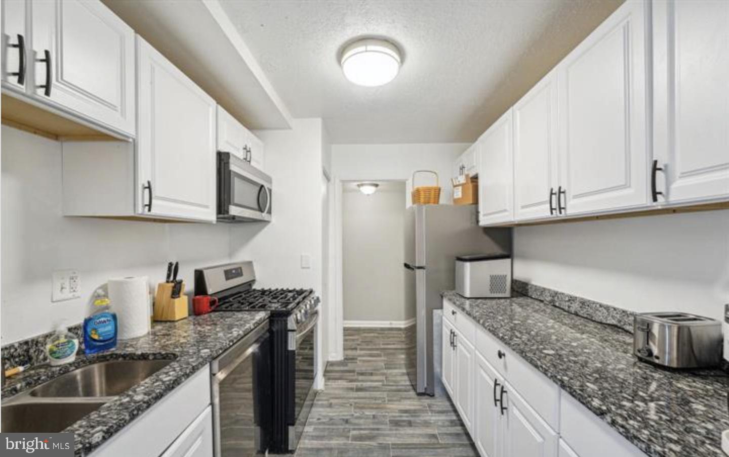 MARLOW TOWERS CONDOMINIUMS - Residential