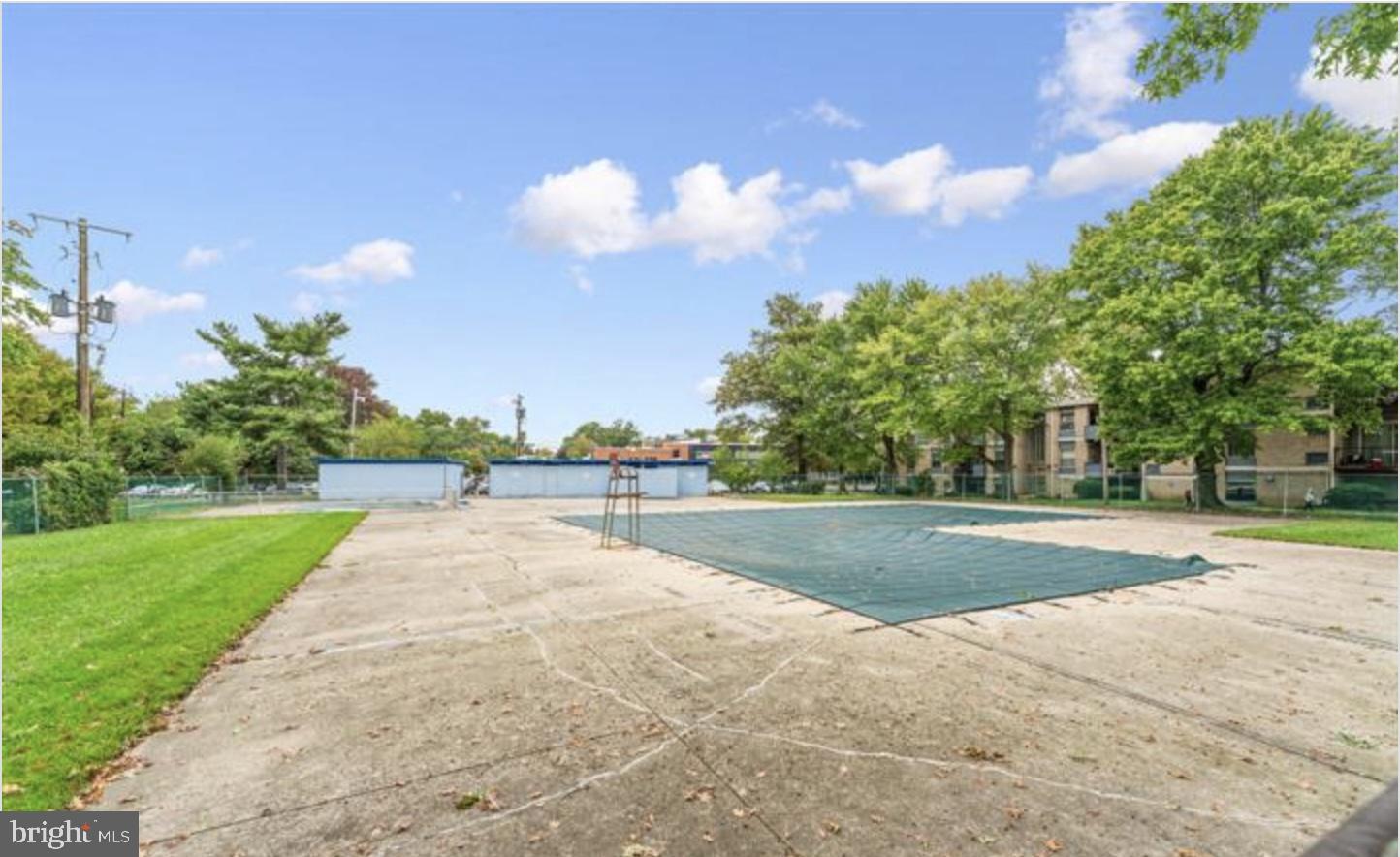 MARLOW TOWERS CONDOMINIUMS - Residential