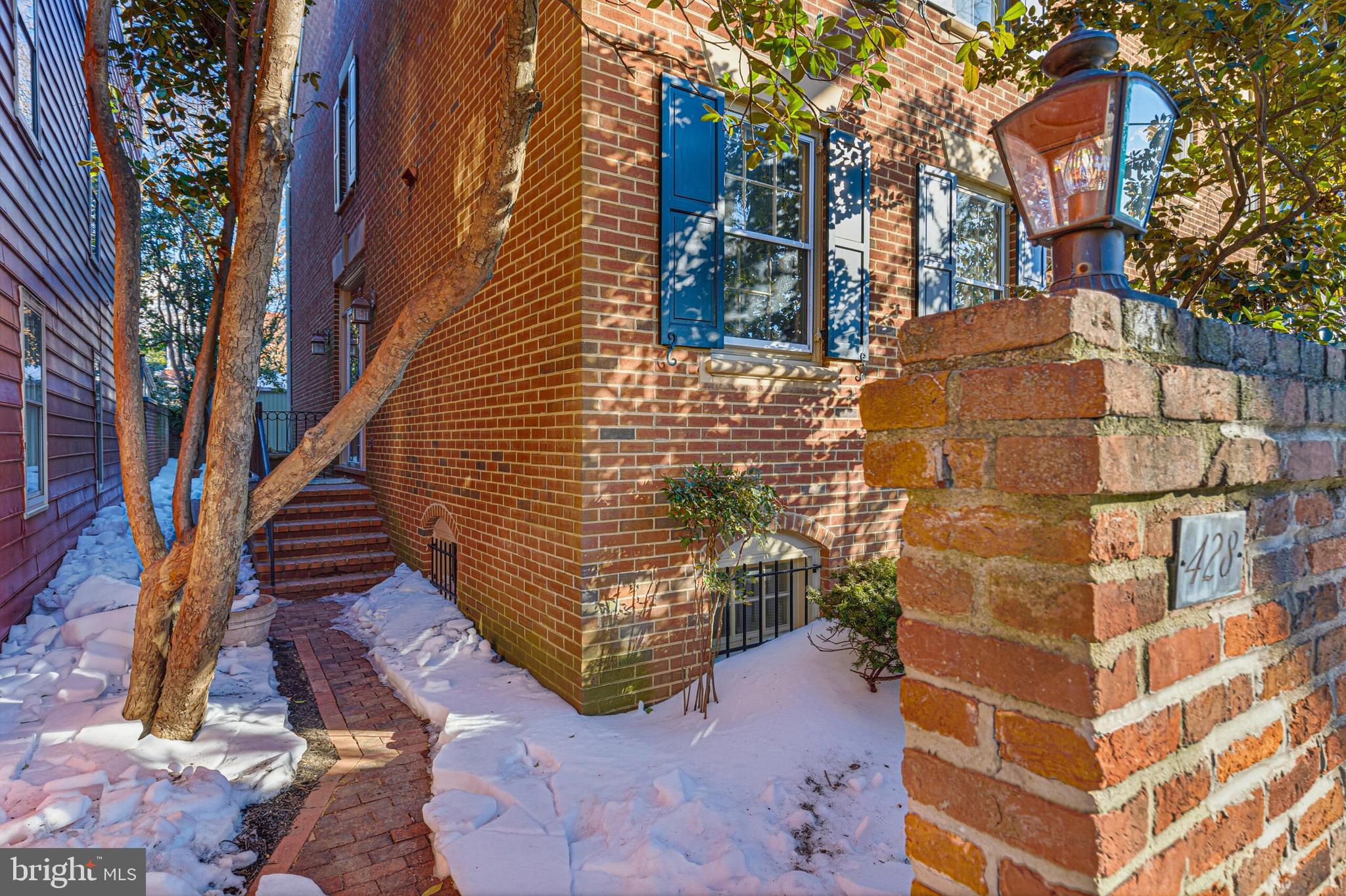 428 S FAIRFAX STREET