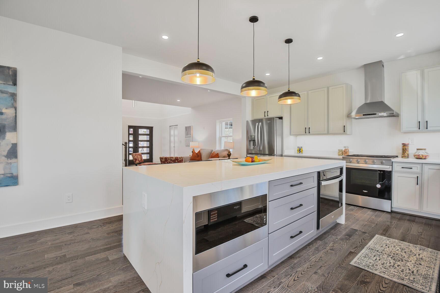 WOODSIDE - Residential