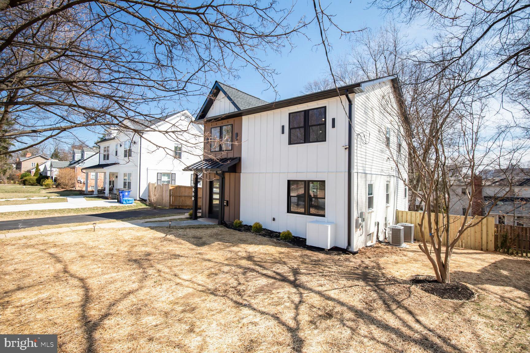 WOODSIDE - Residential