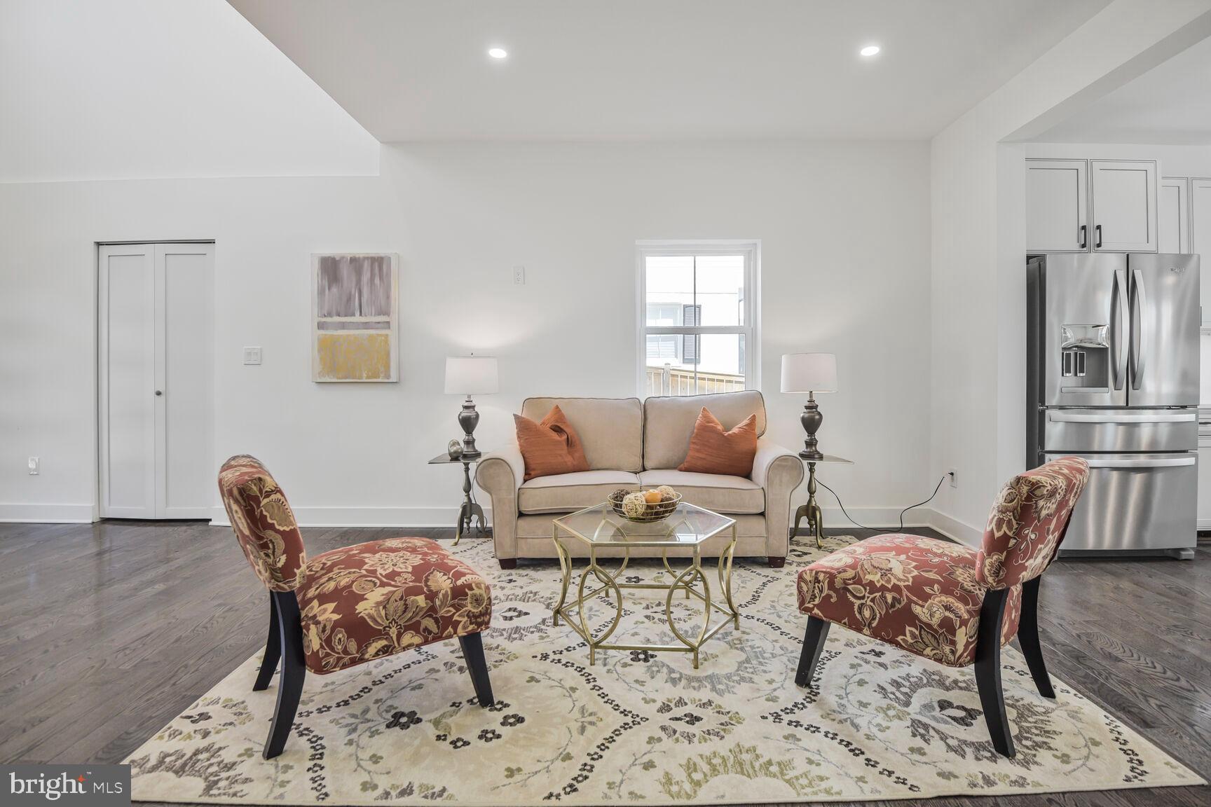 WOODSIDE - Residential