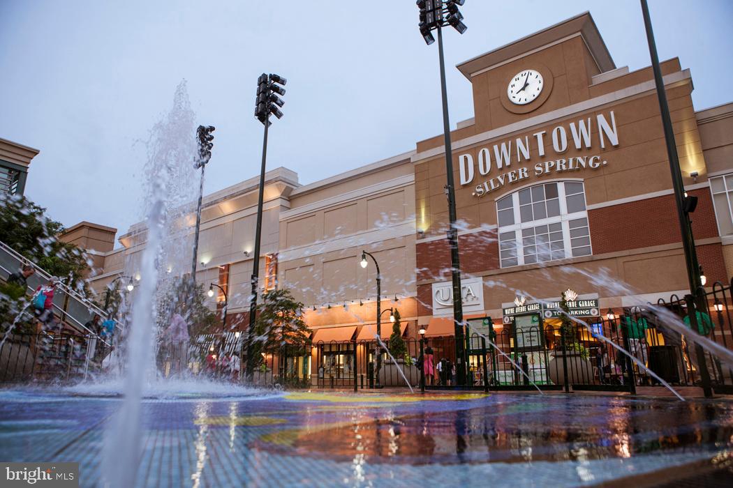 WOODSIDE - Residential