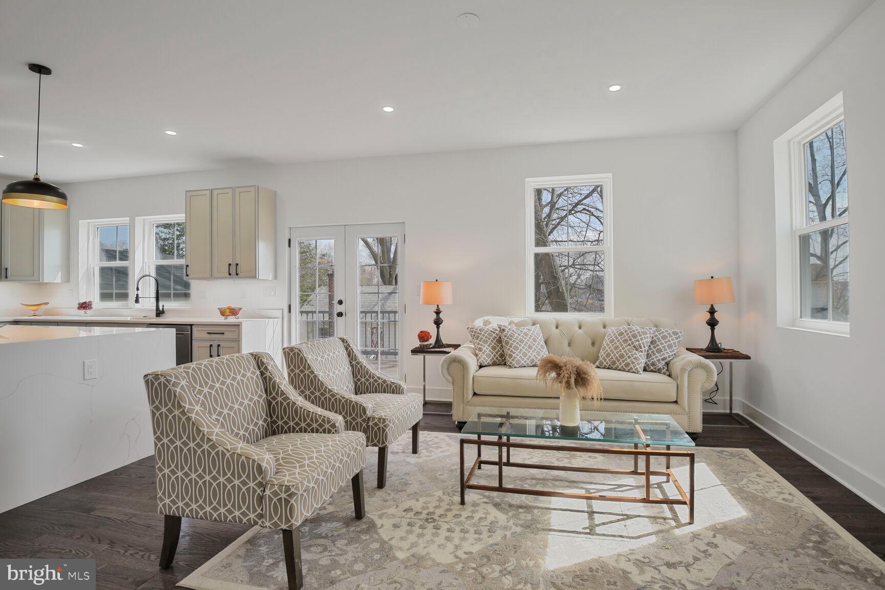 WOODSIDE - Residential