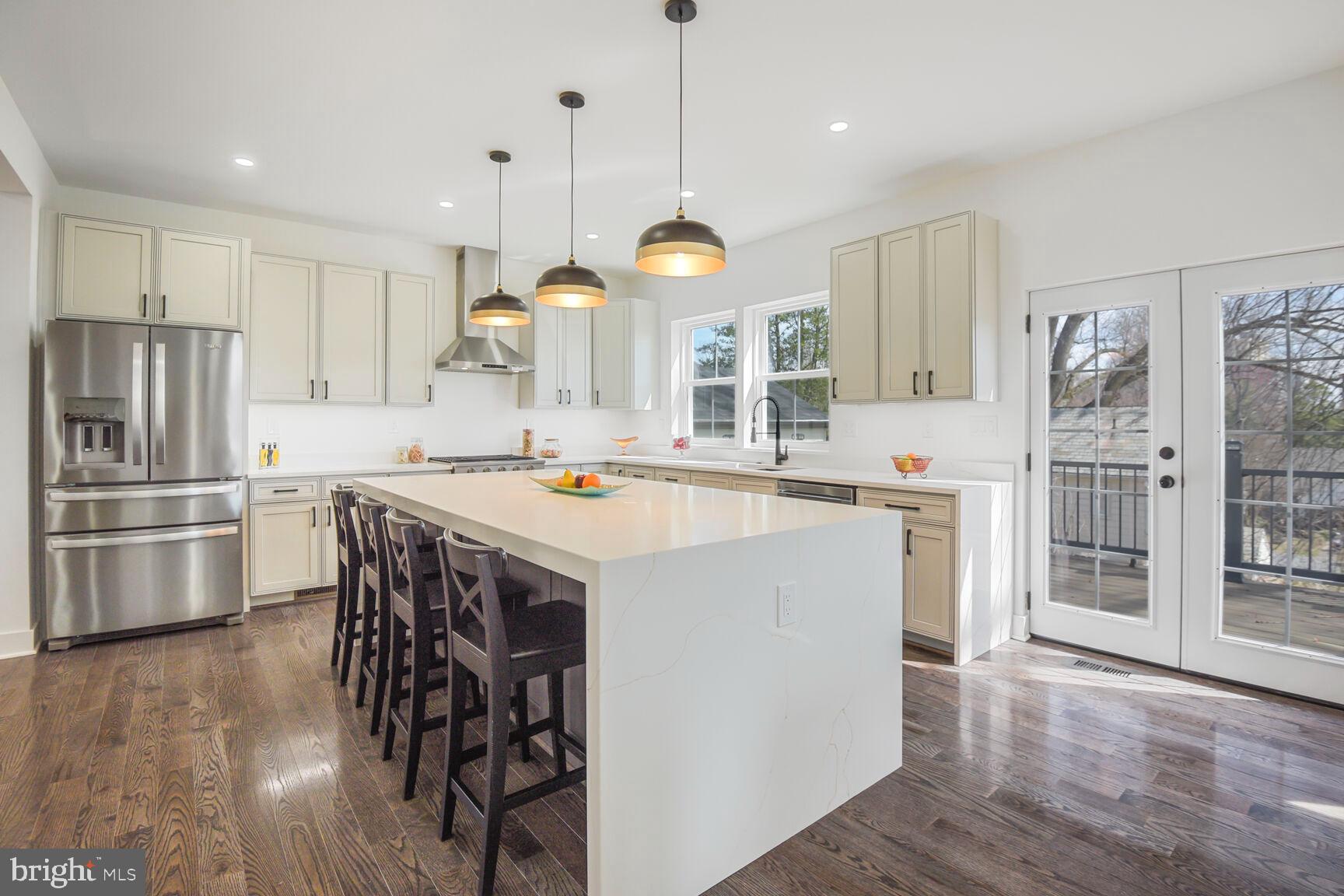 1612 NOYES DRIVE