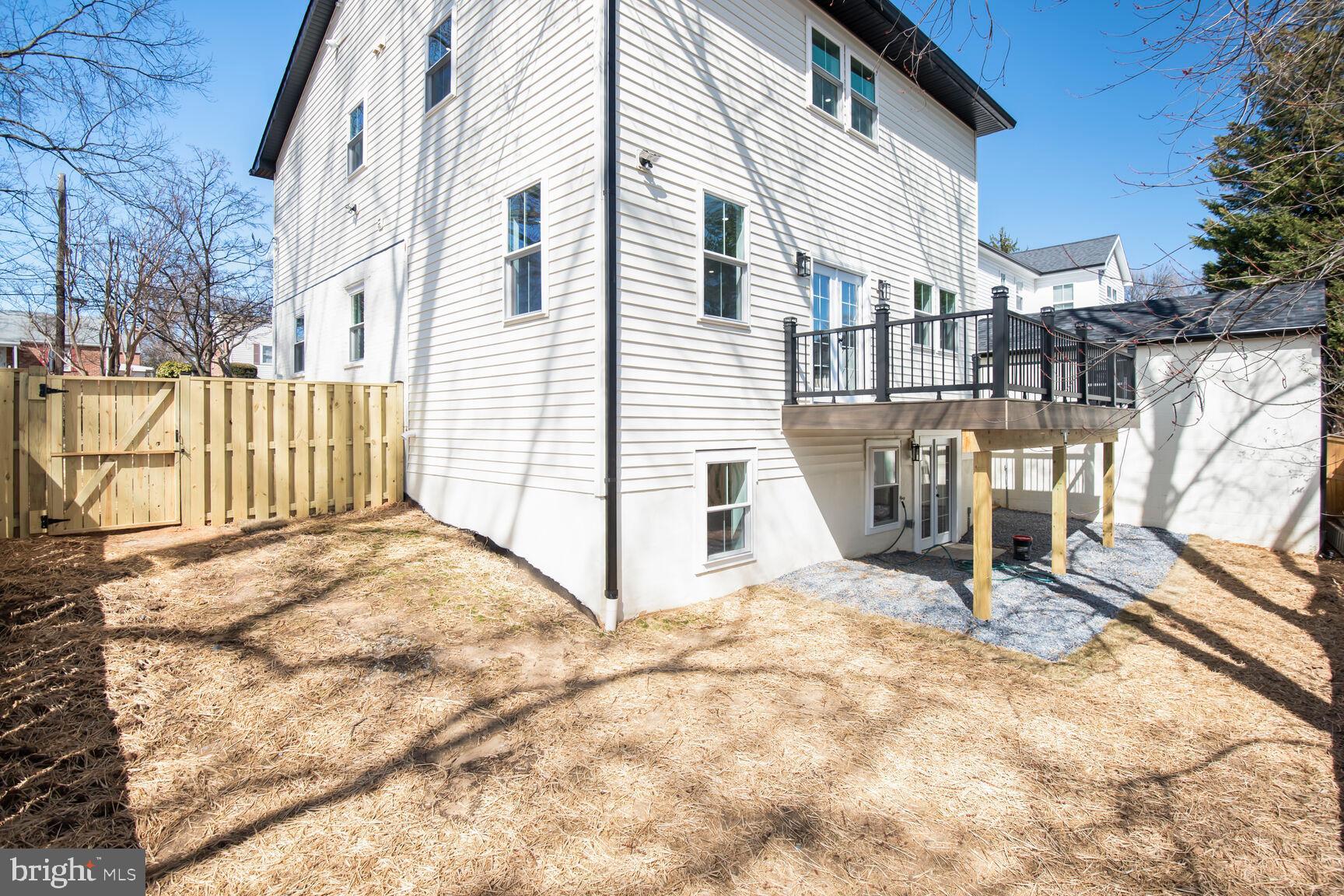 WOODSIDE - Residential