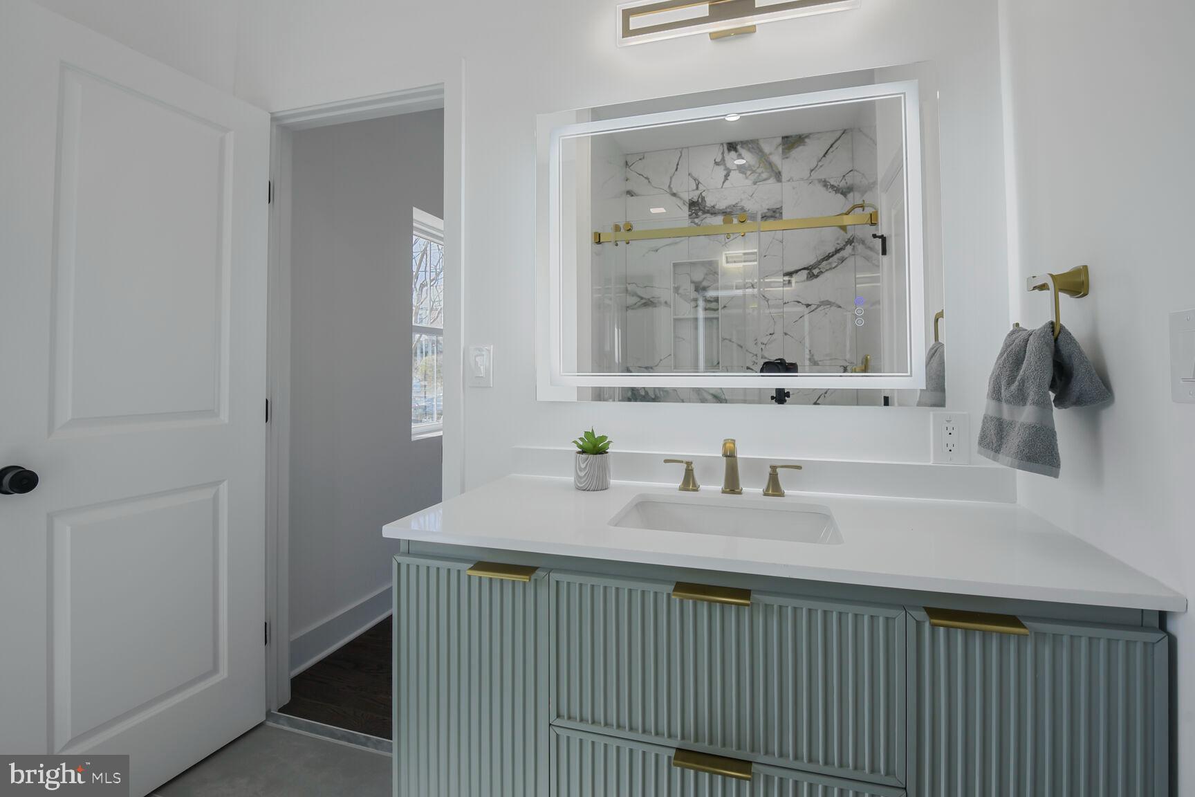 WOODSIDE - Residential